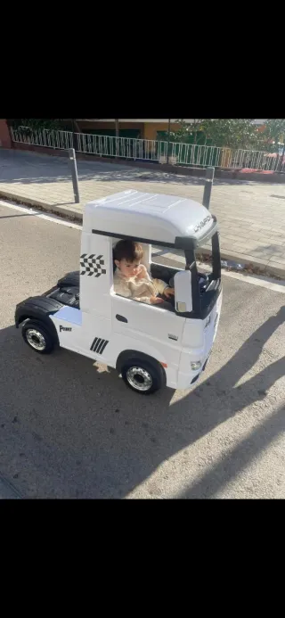 Camión infantil blanco
