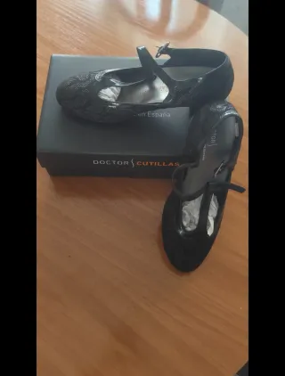 Zapatos nuevos. Doctor Cutillas Negros Mujer