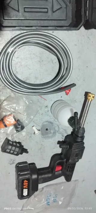 Pistola de agua a presión a batería