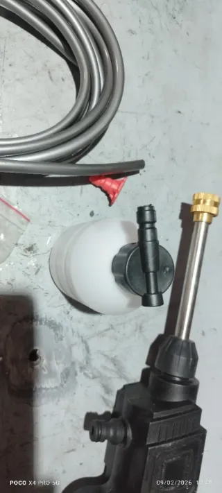 Pistola de agua a presión a batería