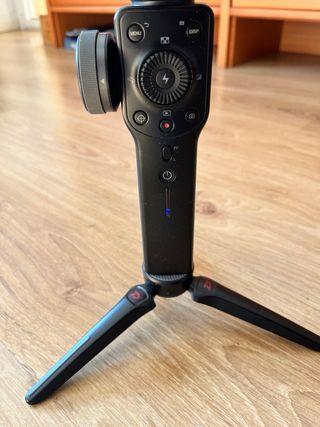 Gimbal Zhiyun Smooth 4 para smartphone