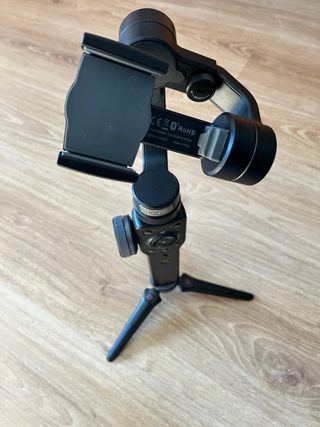 Gimbal Zhiyun Smooth 4 para smartphone