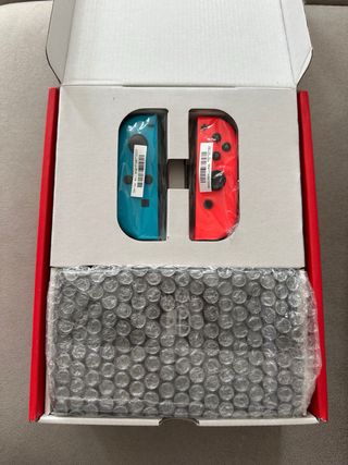 Nintendo Switch OLED Azul y Roja