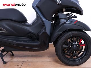 YAMAHA TRICITY 300