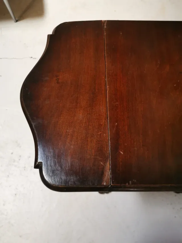 Mesita auxiliar alas fin S.XIX