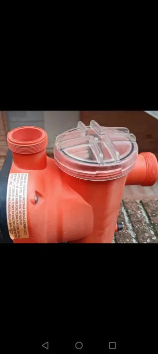 Bomba de agua naranja