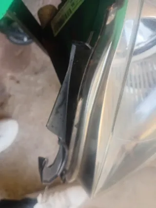 Faro Izquierdo Peugeot 5008 (2009-2014)