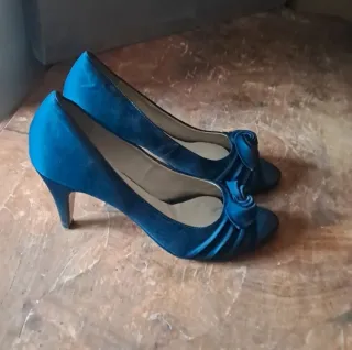 Scarpe eleganti blu con fiore donna
