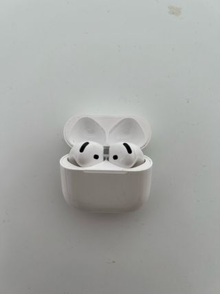 AirPods 4 con cancelación de ruido