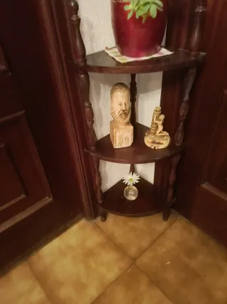 Esquinera de madera vintage