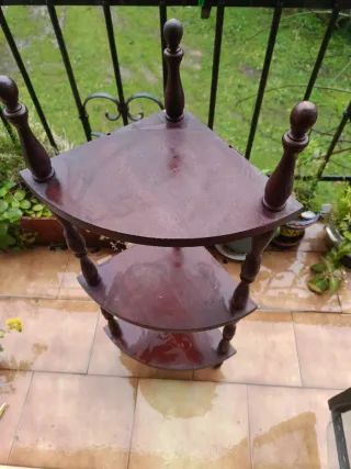 Esquinera de madera vintage