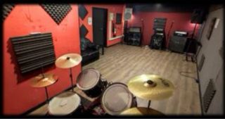 Se busca local de ensayo