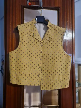 Chaleco fallero estampado