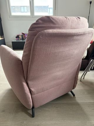 Butaca reclinable rosa cómoda