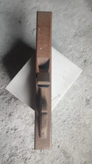 Cepillo carpintero madera antiguo
