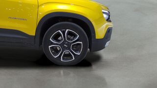 Jeep Avenger BEV Summit 115 kW (156 CV)