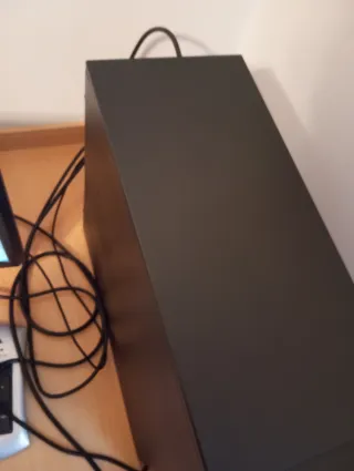 Ordenador de mesa negro/gris