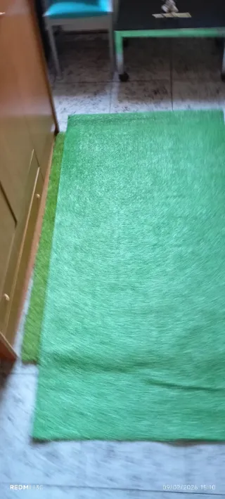 Césped artificial verde