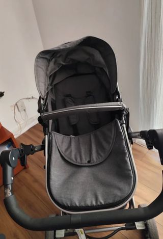 Cochecito de bebé gris
