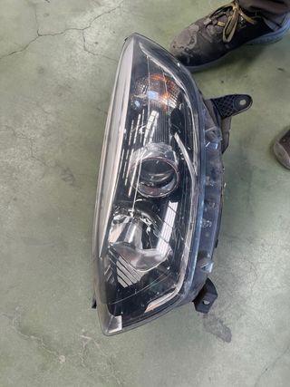 Faro Izquierdo Renault Captur