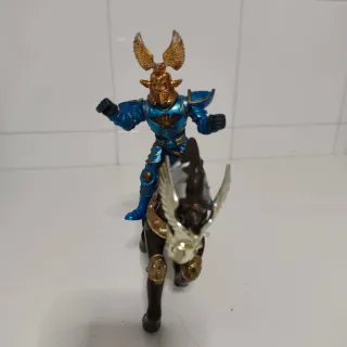 Figura caballero medieval a caballo