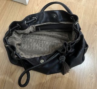 Bolso Furla en piel marrón con charm