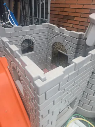 Castillo infantil con tobogán