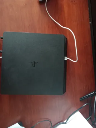 Consola PS4 Slim Negra