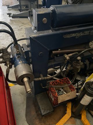 Curvadora de tubos hidráulica