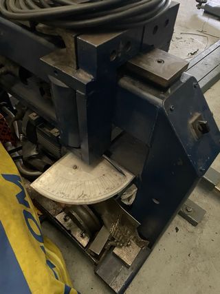 Curvadora de tubos hidráulica