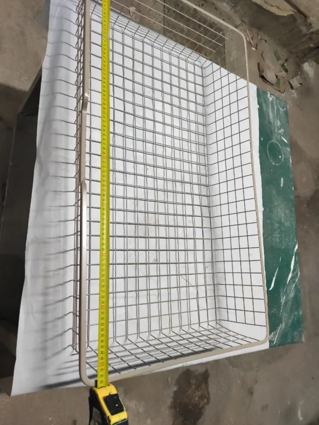 Cestas de metal para armario