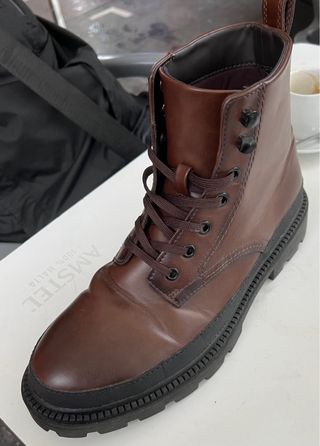 Botas de cuero marrón