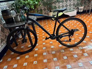 Bicicleta Rockrider Negra y Azul