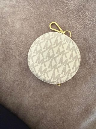 Set de bolsos y monedero de marca local