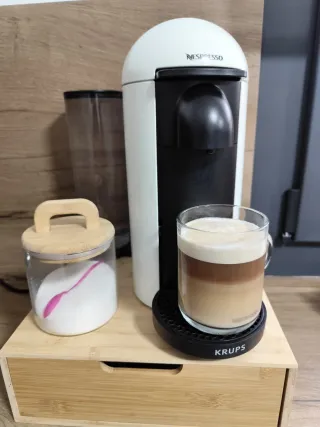 Macchina da caffè Nespresso Vertuo Plus Bianca