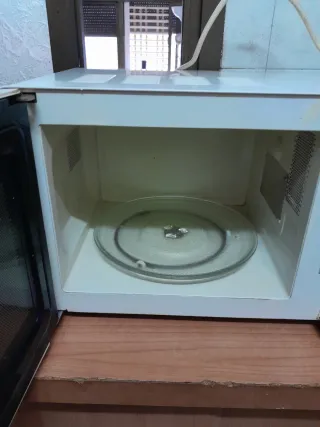 Microondas Newpol 17L con Grill