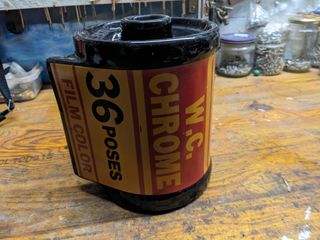 Dispensador Papel WC Cerámica