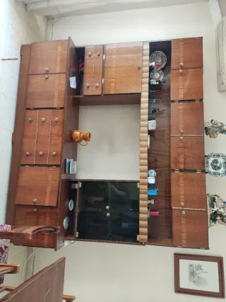 Mueble de salón madera y cristal