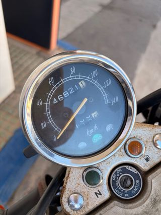 Suzuki Marauder 125 Negra