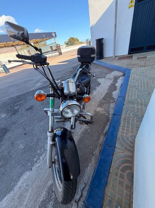 Suzuki Marauder 125 Negra