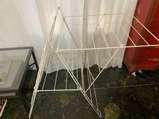 Tendedero de metal blanco