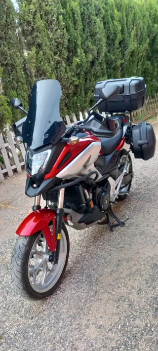 Honda NC750X Roja y Plata