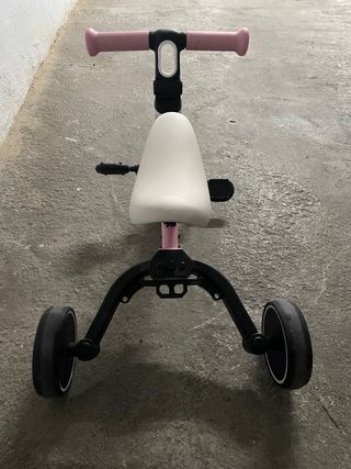 Triciclo evolutivo rosa y negro