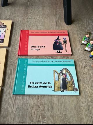 Lote cuentos y muñecas de las 3  mellizas y bruja