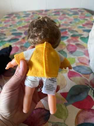 Lote cuentos y muñecas de las 3  mellizas y bruja