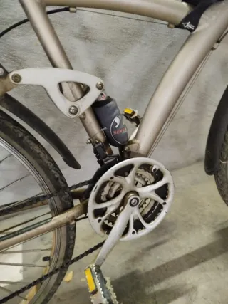 Bicicleta Paseo Decathlon con Silla y Cesta