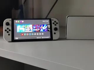 Nintendo Switch OLED Blanca + Lote de juegos