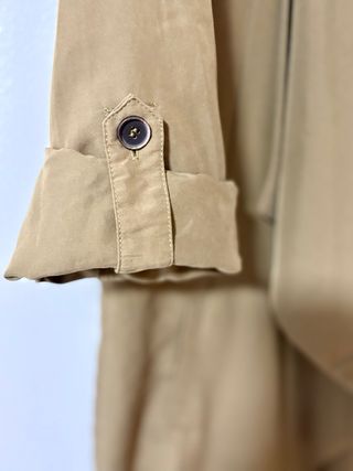 Trench ligero Bershka caqui/oliva L