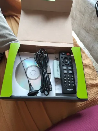 Sintonizador TDT AverMedia USB