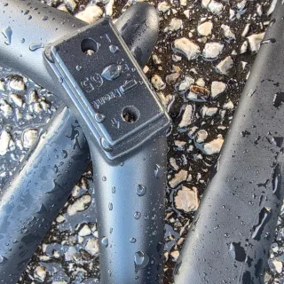 Piedini TV universali neri e grigi